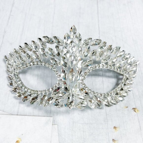 Silver masquerade mask, Clear Crystal Mask, Masquerade ball mask, Party Mask - Picture 1 of 7